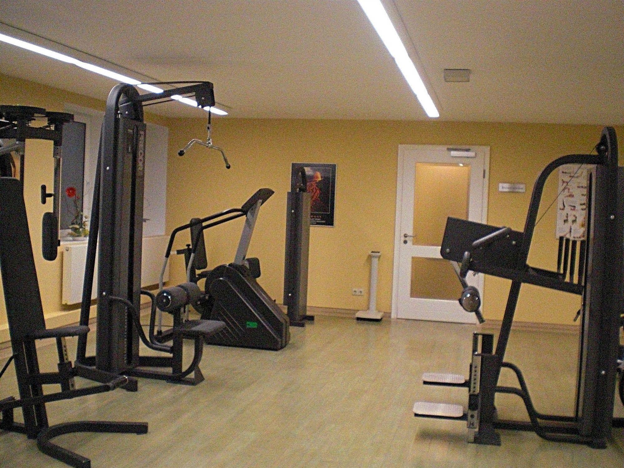 Grand Hotel Binz Exterior photo A gym at a hotel