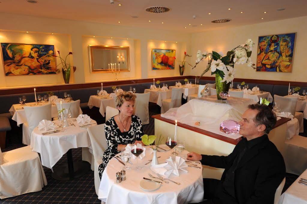 Grand Hotel Binz Exterior photo Restaurant in the Hotel