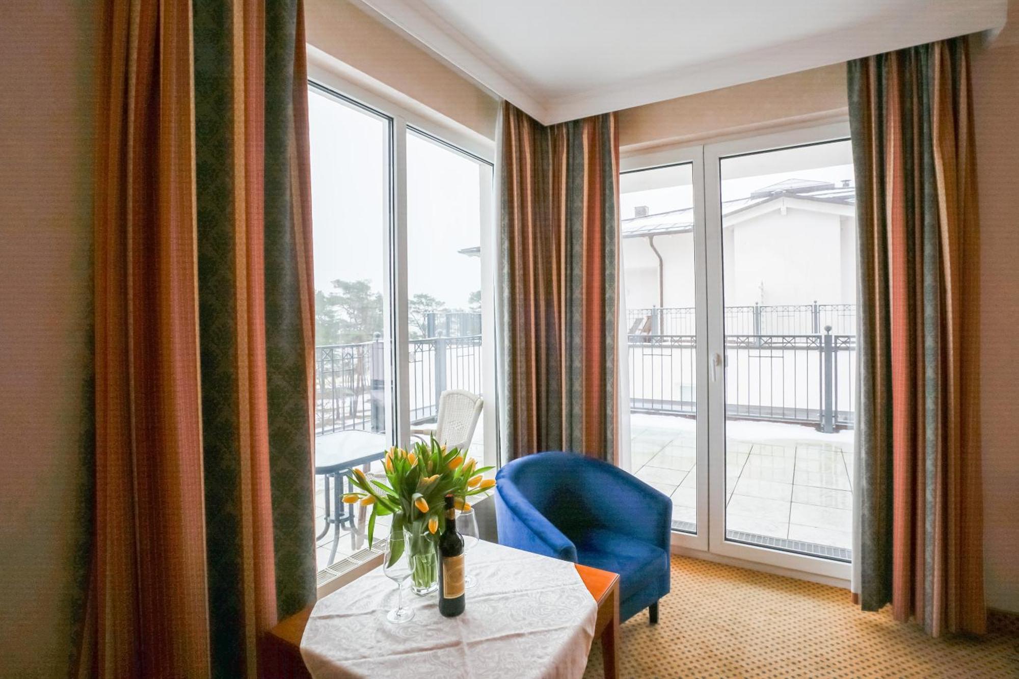 Grand Hotel Binz Exterior photo A room at the hotel