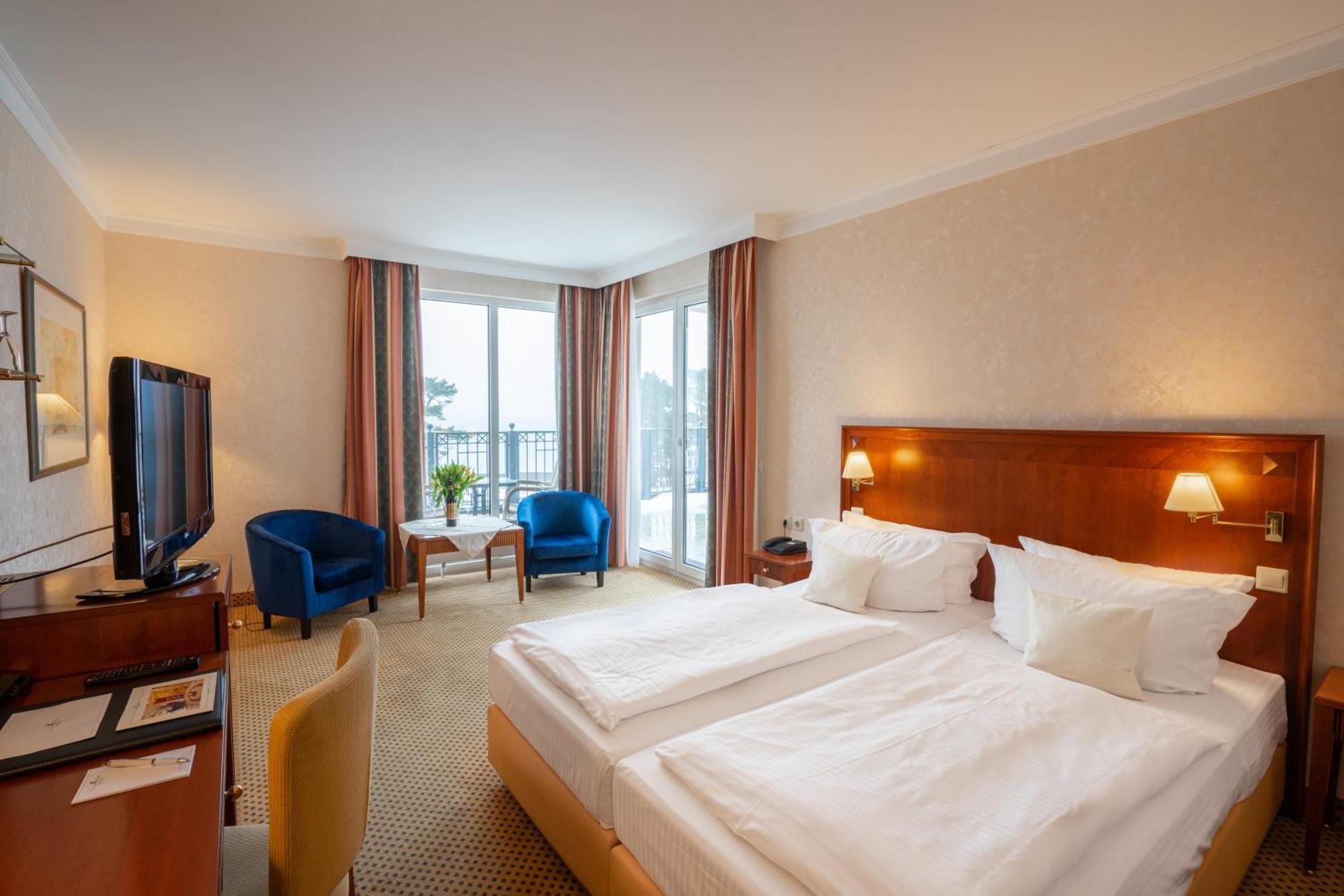 Grand Hotel Binz Exterior photo A typical hotel room