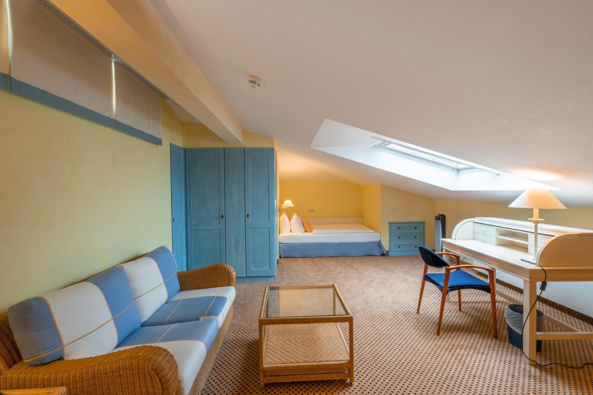 Grand Hotel Binz Exterior photo A room at the hotel