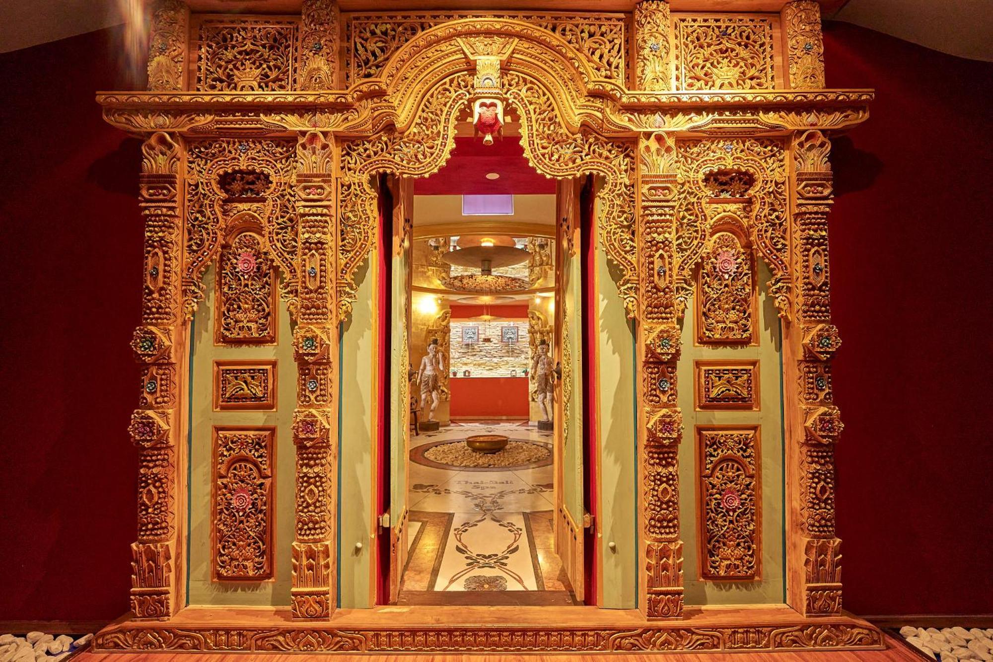 Grand Hotel Binz Exterior photo The shrine housing the Buddha's relics