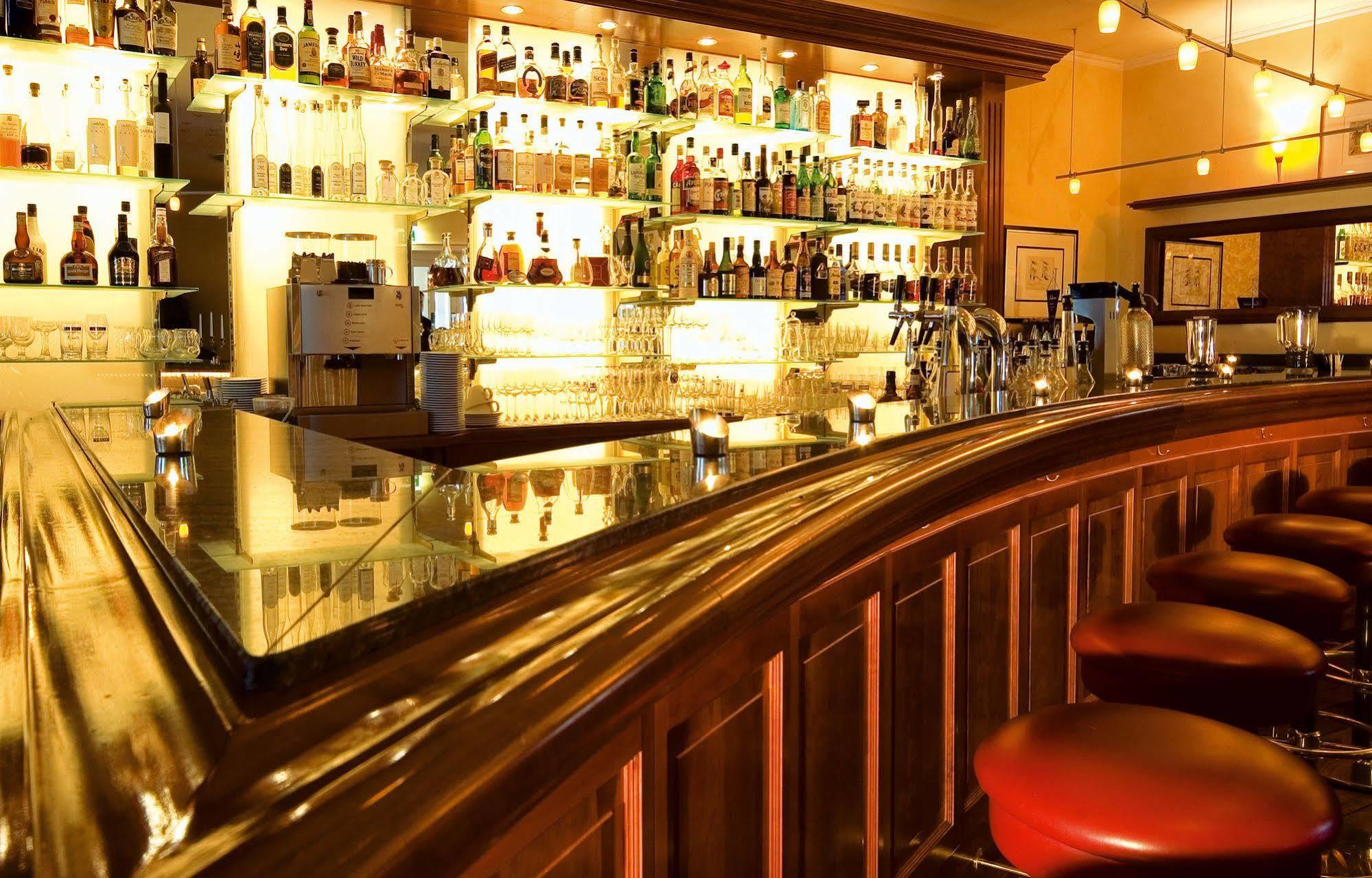 Grand Hotel Binz Exterior photo The bar at the 21 Club