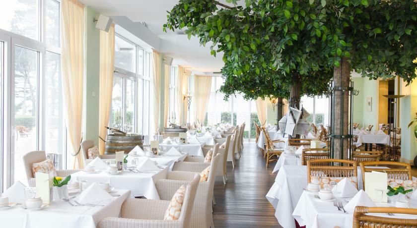 Grand Hotel Binz Exterior photo Restaurant